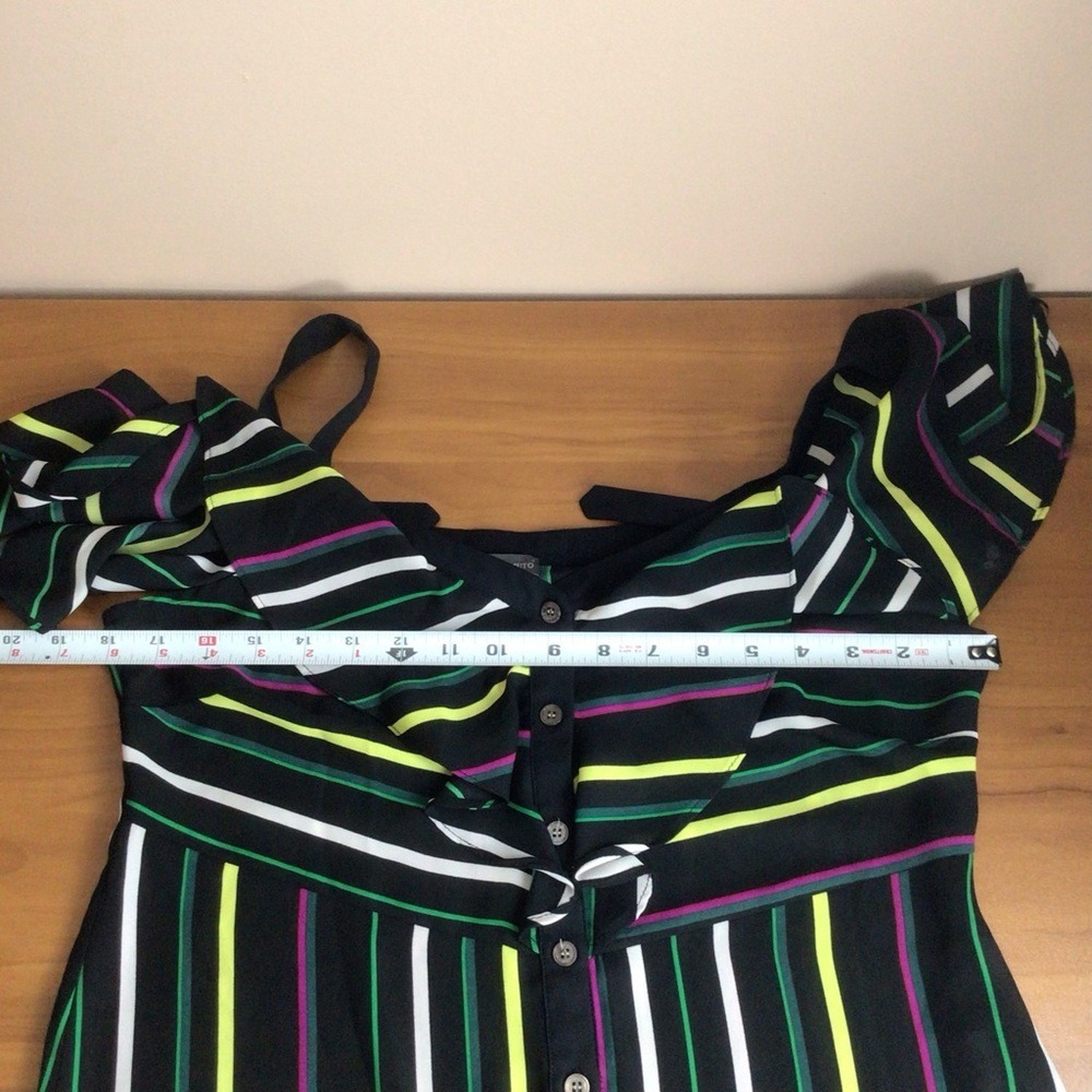 SALE‎ Vince Camuto Womens Off Shoulder Flutter Sleeves Black Multi Striped Top - Picture 8 of 9